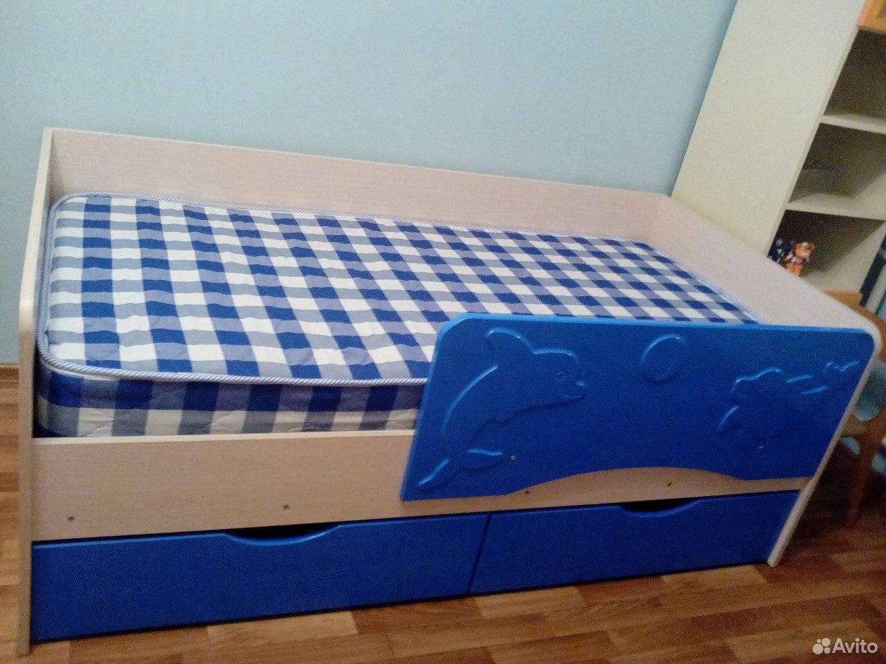 Кровать с бортиком Дельфин