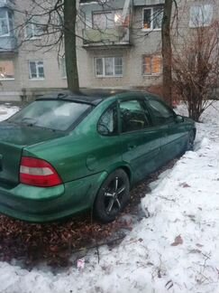 Opel Vectra 1.8 AT, 1997, седан, битый