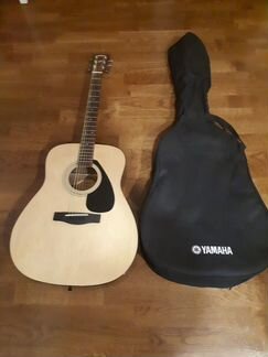 Акустическая гитара yamaha