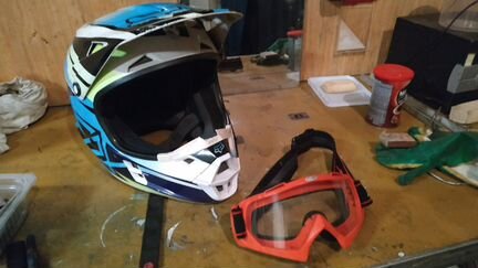Шлем Fox V1 с очками