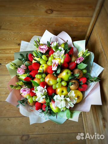 Букет из фруктов цветов