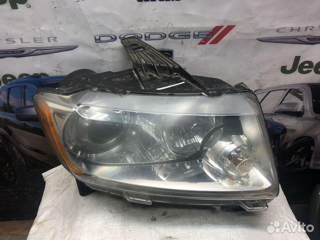 Фара правая Джип Гранд Чероки WK2