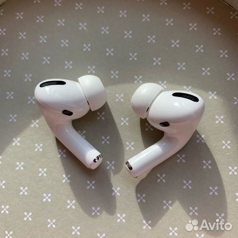Правый или левый наушник для AirPods Pro оригинал
