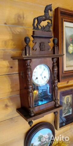 Старинные настенные антикварные часы с боем