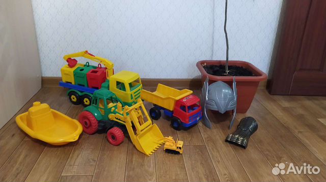 Трактор, камаз, кран, машинки