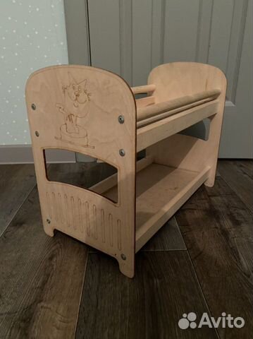 Кровать двухьярусная, деревянная