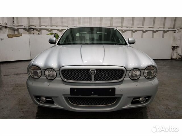 Jaguar XJ XF разбирается на запчасти
