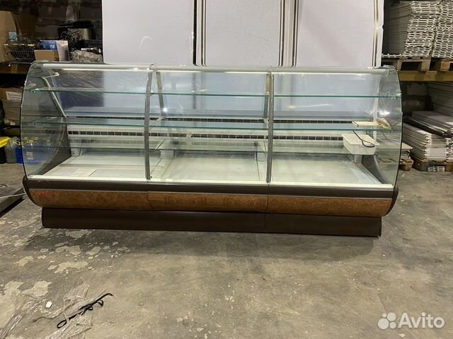 Витрины 3х метровые, 4 шт