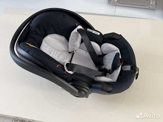 Детское автокресло Stokke izi go modular x1besafe