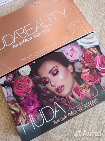 Палетка теней huda beauty