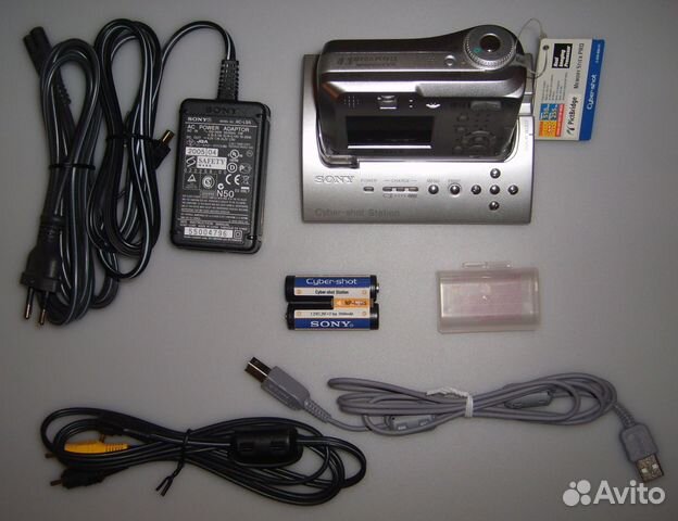 Цифровой фотоаппарат Sony DSC-ST80, новый
