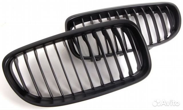 Решетка радиатора BMW E90 рестайл черная