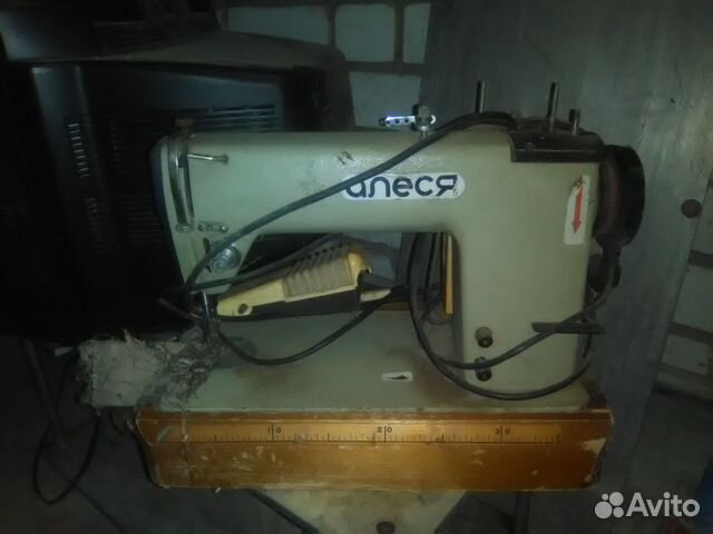 Швейная машинка Алеся с эл.приводом