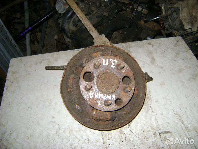 Кулак задний правый Toyota Carina E