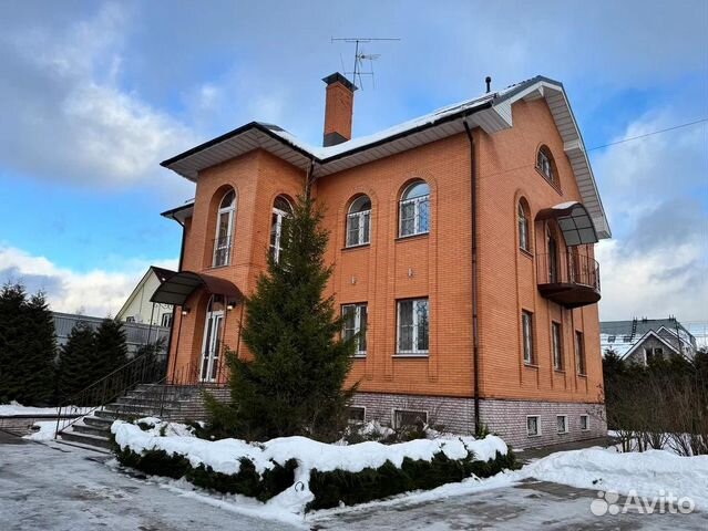 

6-к. дом, 557 м²