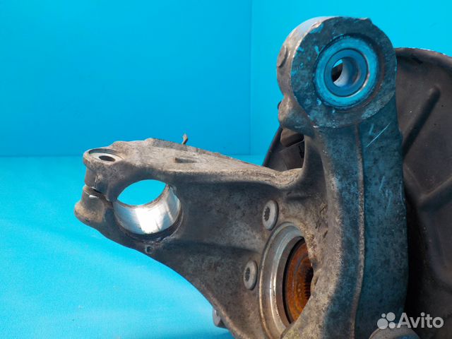 Поворотный кулак передний правый Пассат цц Поворотный кулак передний правый Пассат цц