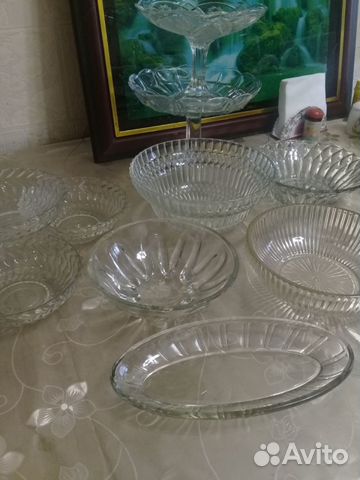 Салатники,вазы,тарелки,чайник,картина Салатники,вазы,тарелки,чайник,картина