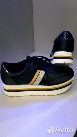Новые кроссовки Stradivarius Новые кроссовки Stradivarius