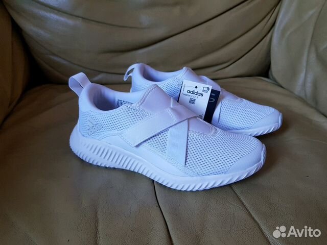 Кроссовки Adidas новые детские 32 р Кроссовки Adidas новые детские 32 р