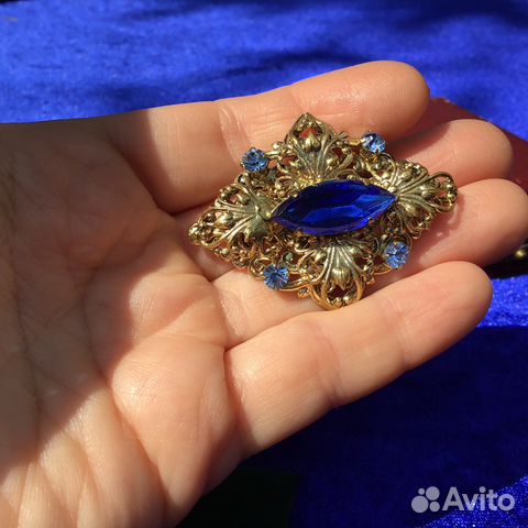 Старая брошь, в идеале. Купила в Лондоне
