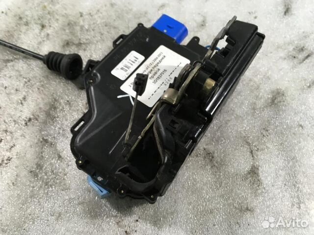 Замок двери передней правой Skoda Octavia (A5 1Z Замок двери передней правой Skoda Octavia (A5 1Z