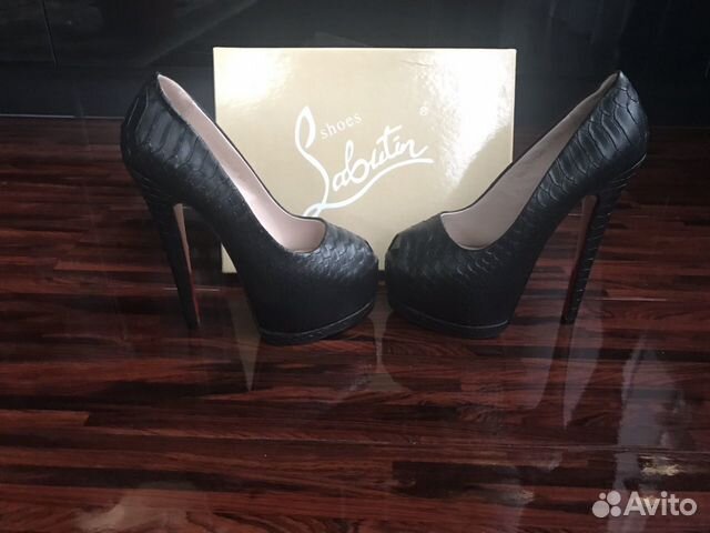 Туфли женские Christian Louboutin Туфли женские Christian Louboutin