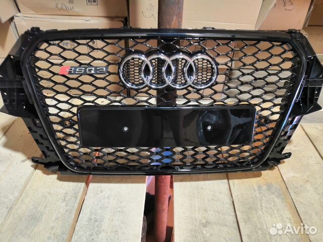 Решетка радиатора Audi RSQ3 дорестайлинг черная Решетка радиатора Audi RSQ3 дорестайлинг черная