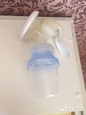 Молокоотсос Avent ручной с бутылочками и кружкой н