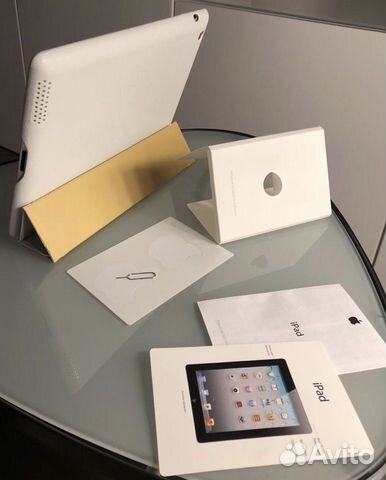 Apple iPad 2 32Gb WiFi 3G + чехол и тв-кабель Apple iPad 2 32Gb WiFi 3G + чехол и тв-кабель
