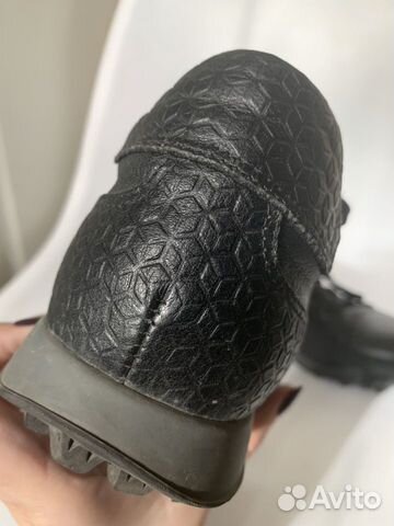 Кожаные кроссовки