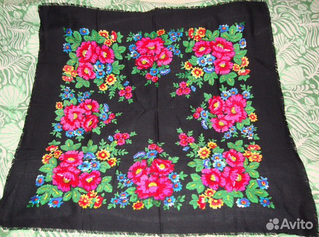 Павловопосадские платки 90х90,75х75 см Павловопосадские платки 90х90,75х75 см