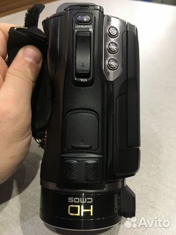 Видеокамера JVC Everio (GZ-HM400E) Видеокамера JVC Everio (GZ-HM400E)
