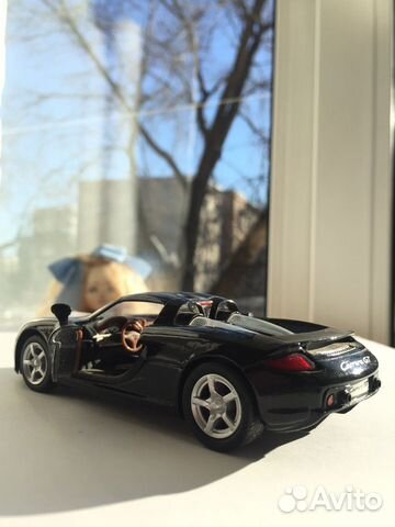 Масштабная модель автомобиля Porsche Carrera GT