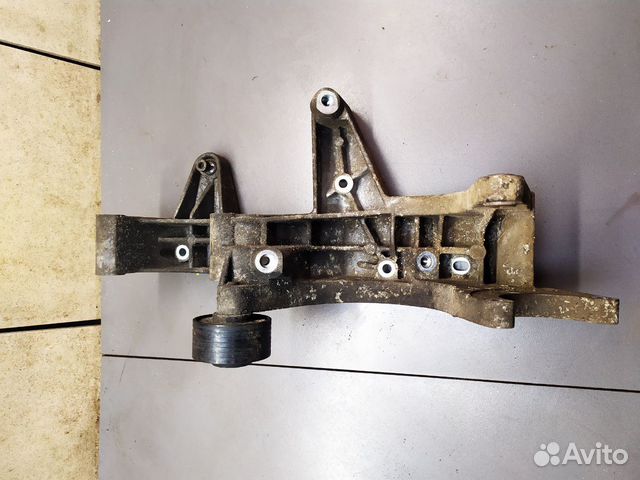 Кронштейн генератора VW touareg 3.2