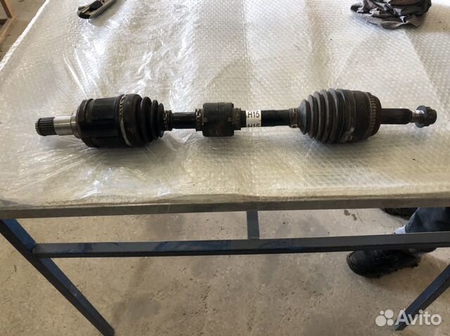 Привод левый на Toyota Camry V55. 3,5. Б/у, оригин Привод левый на Toyota Camry V55. 3,5. Б/у, оригин