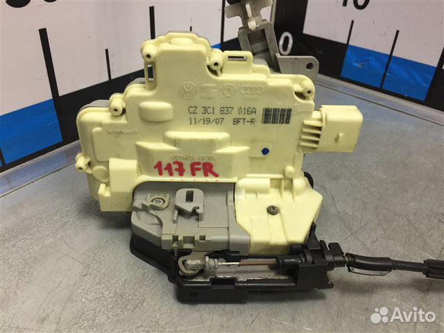 Замок двери передний правый Volkswagen Passat (B6)