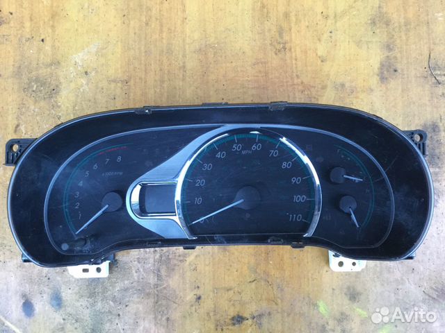 Щиток приборов Toyota Sienna 2013г