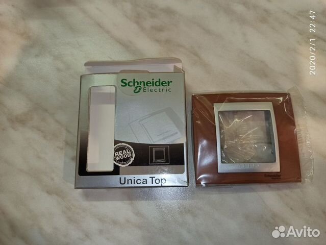 Рамки на выключатели и розетки Schneider