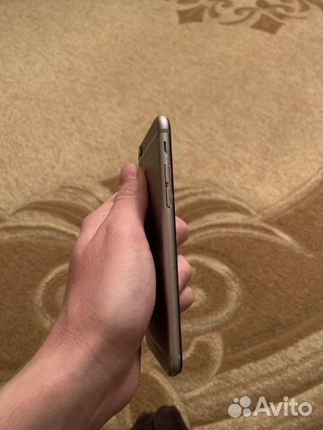 Телефон iPhone