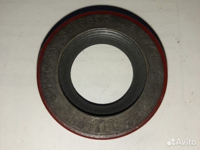 Сальник помпы cummins M11 3019600