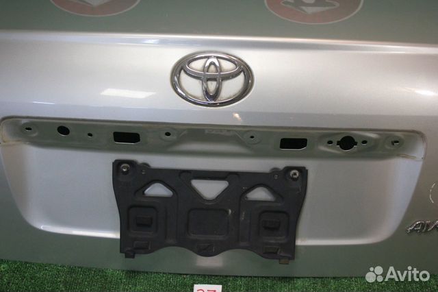 Крышка багажника задняя Toyota Avensis AZT250