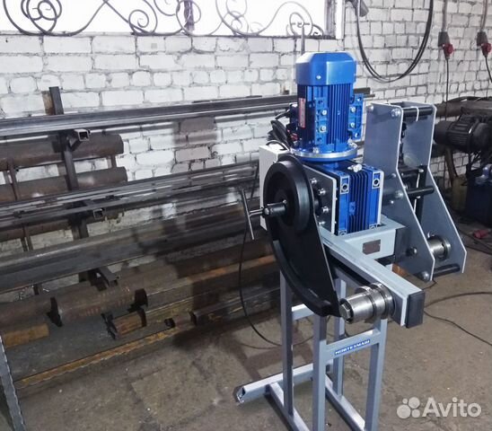 Machine for forging multifunctional vitok