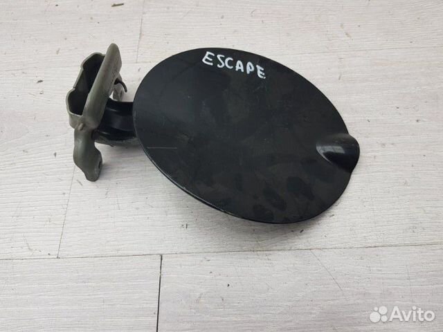 Лючок бензобака Ford Escape 2 USA 2.5 duratec 2010