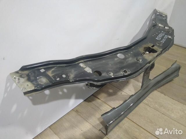 Панель передняя бу Renault Duster OEM 625047737R Панель передняя бу Renault Duster OEM 625047737R