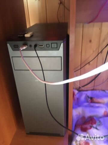 Игровой пк с монитором мышью и клавиатурой Игровой пк с монитором мышью и клавиатурой