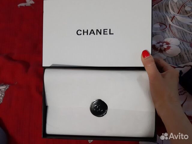 Продам Туалетную воду Chanel EAU Fraiche 100ml Продам Туалетную воду Chanel EAU Fraiche 100ml
