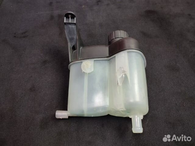 Бачок расширительный Mercedes W245 A169 W245 B170 Бачок расширительный Mercedes W245 A169 W245 B170