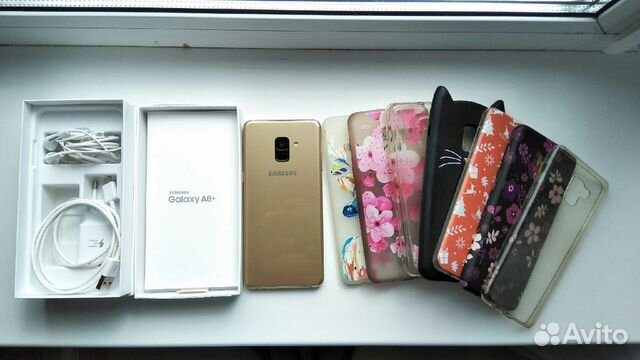 Samsung Galaxy A8 plus Gold+7чехлов+наушники Samsung Galaxy A8 plus Gold+7чехлов+наушники