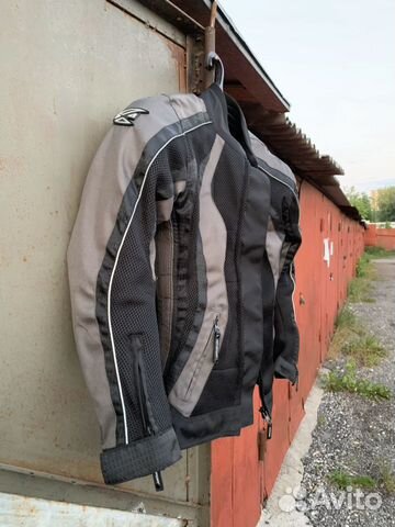 Мотокуртка женская agvsport, размер М (42-44) Мотокуртка женская agvsport, размер М (42-44)