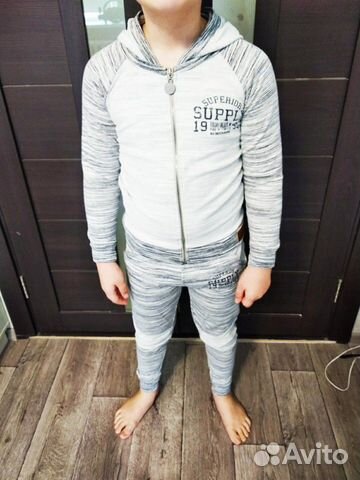 Спортивный костюм Спортивный костюм